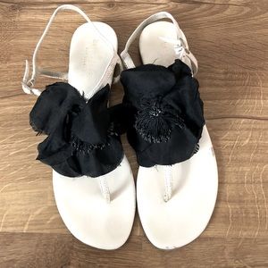 Kate Spade ♠️ Fabric Flower Thong Sandal in Ivory